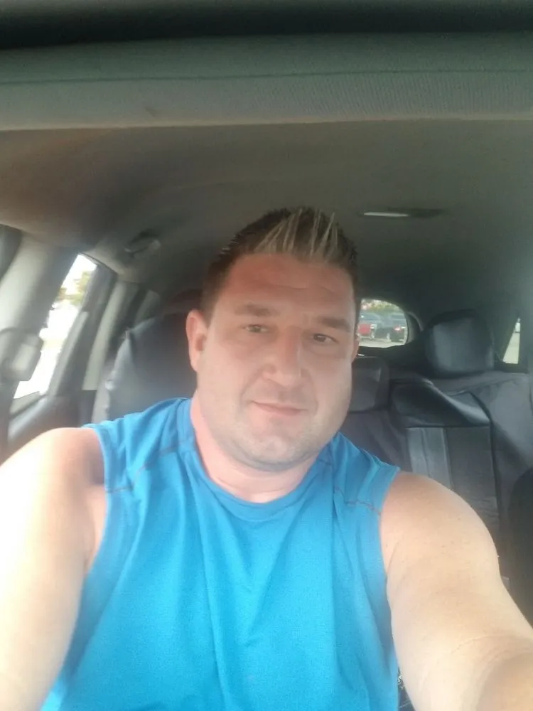 Slide of Jeremy Ellyson Handyman