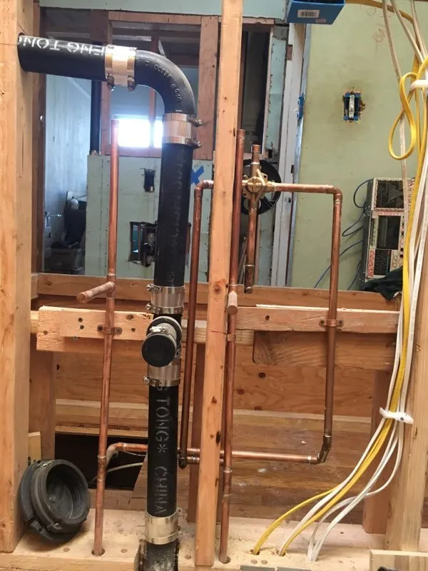 Slide of Jhony's plumbing services