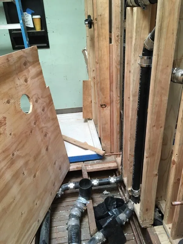 Slide of Jhony's plumbing services