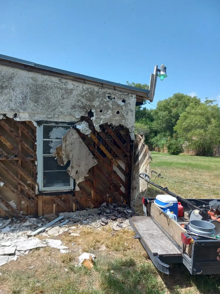 Top-rated leak detection experts serving Corpus Christi, TX - Jlouis Handyman & Remodeling