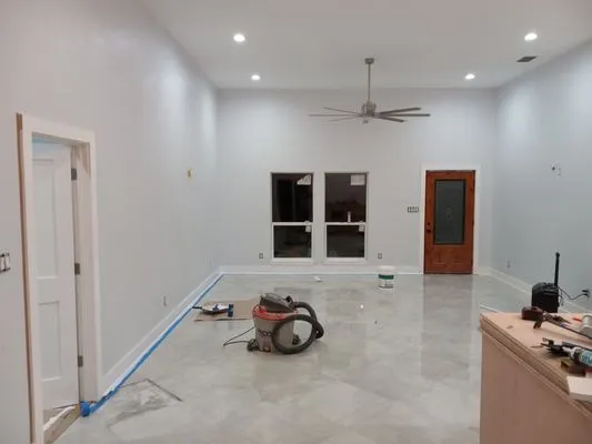 Jlouis Handyman & Remodeling Logo