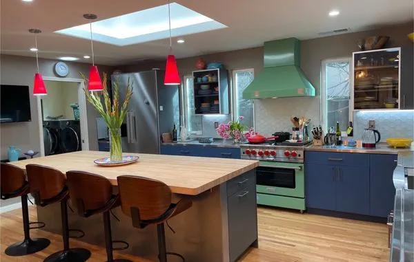 JMB Plumbing & Construction Logo