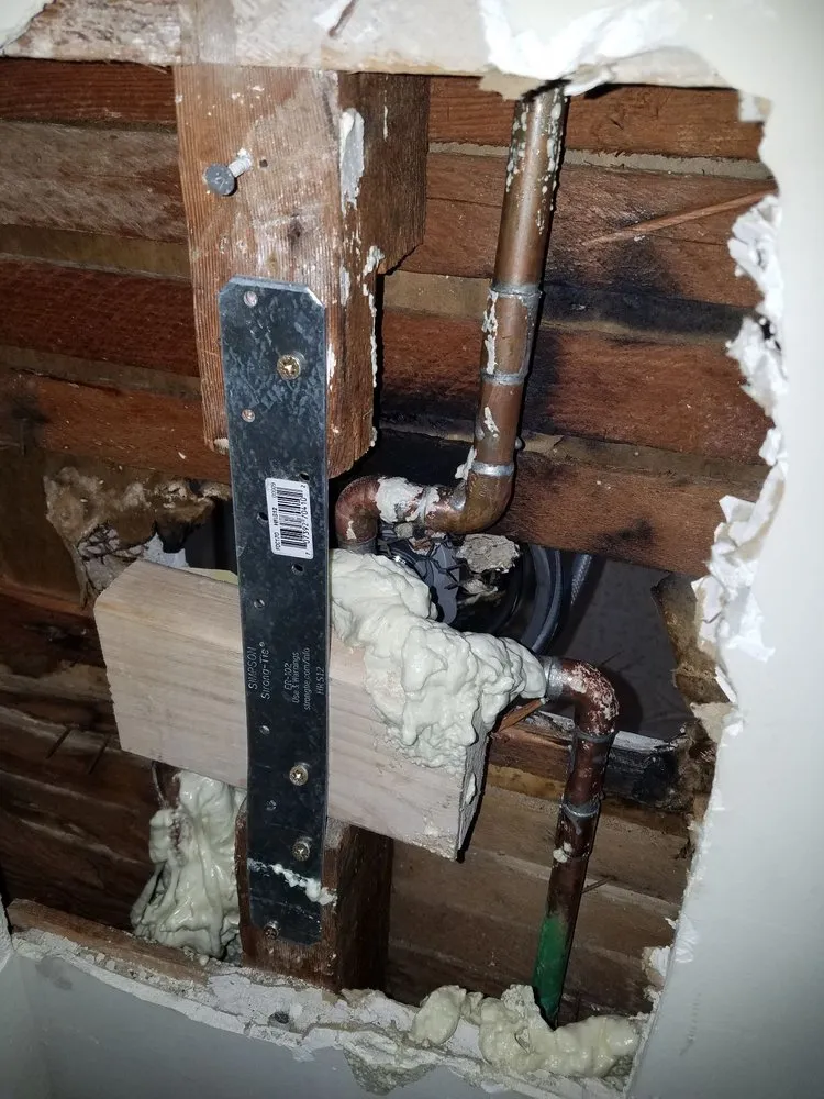 Emergency leak detection for homes in Lancaster, CA by Johnny's Plumbing and Rooter