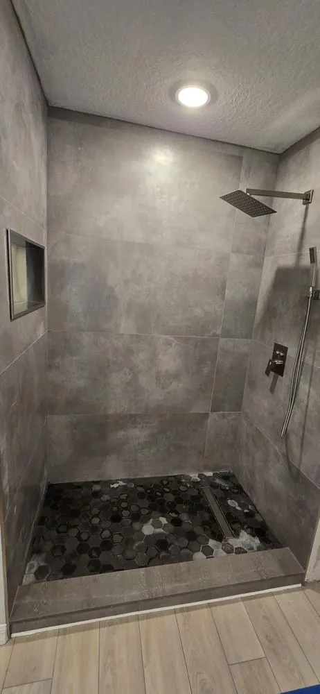 Slide of JOM Elite Construction