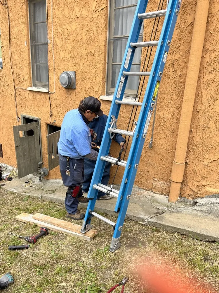 Slide of Jose Cruz Expert