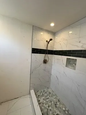 J’s Construction Logo