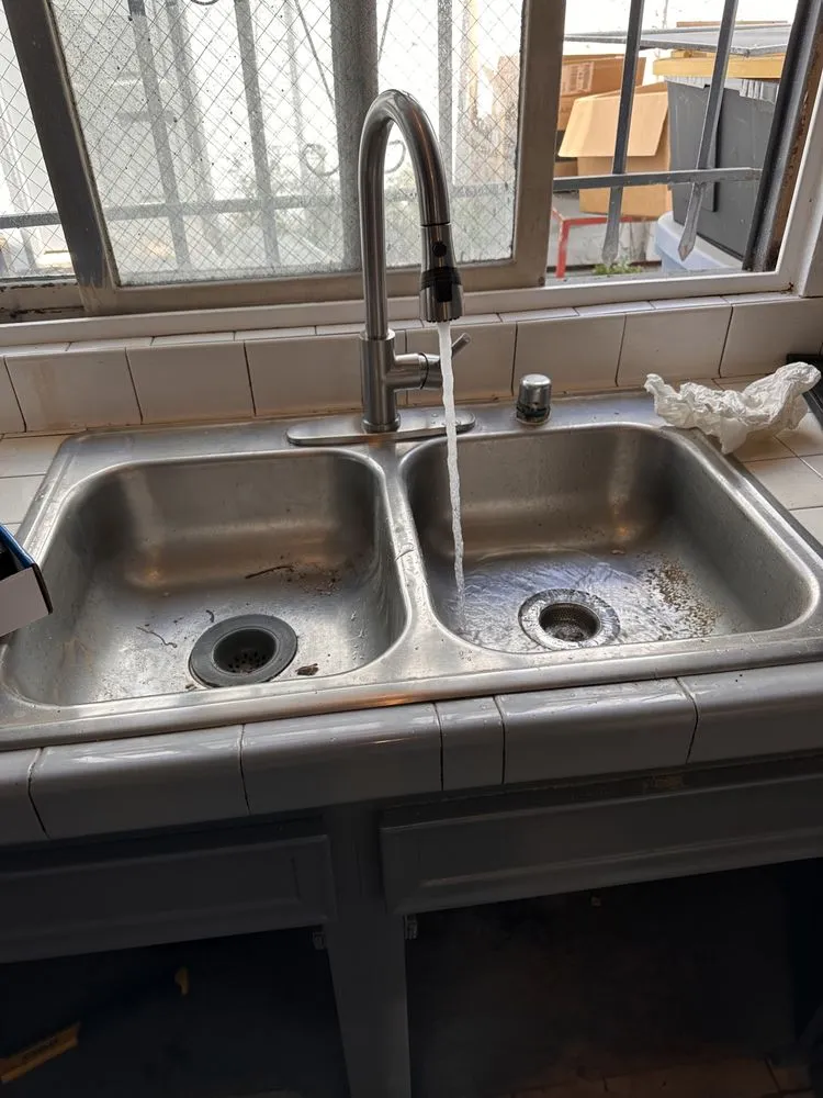 Slide of Juan Hernandez - Plumber