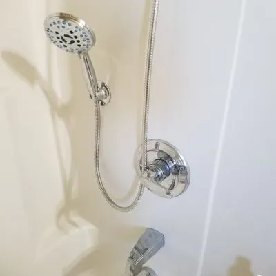 Junior's Plumbing Logo