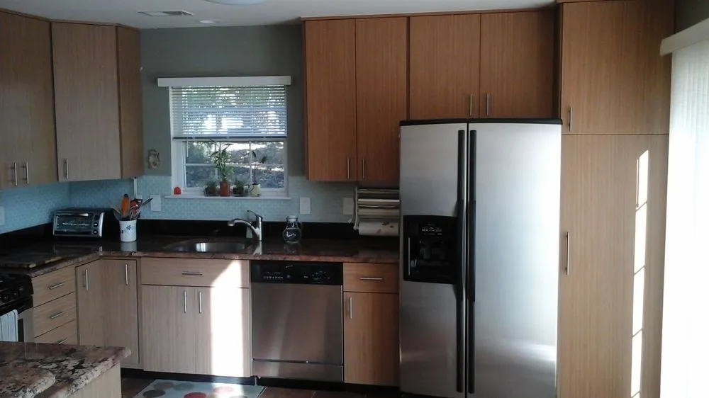 Slide of Kabinet King