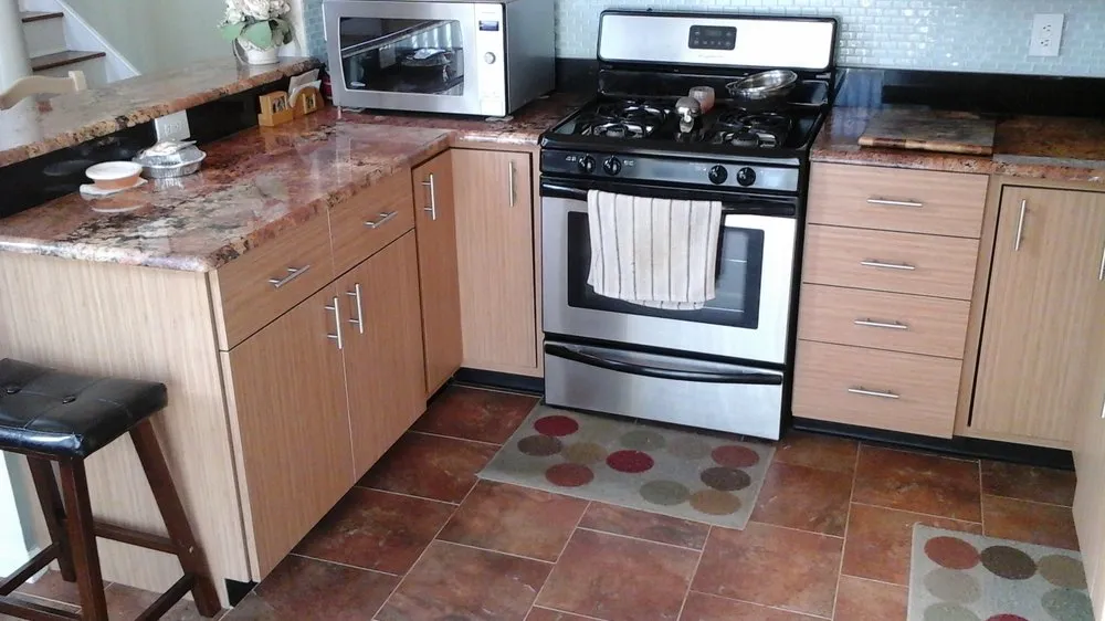 Slide of Kabinet King