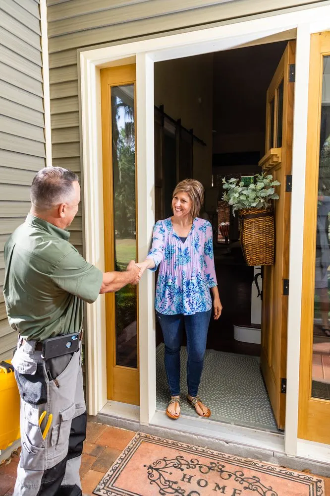 Professional water heater service for homes in Lake Panasoffkee, FL by Kelly Plumbing