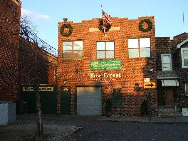 Expert emergency plumbing for homes in Glendale, NY by Kew Forest Plumbing & Heating
