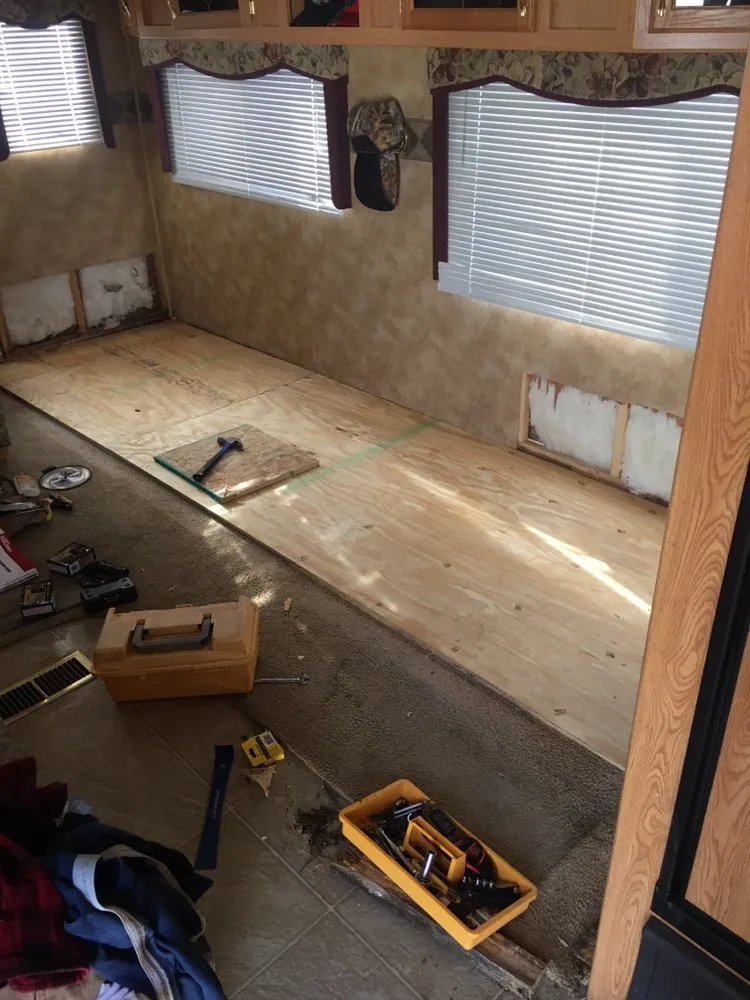 Slide of Kings' Mobile RV Service