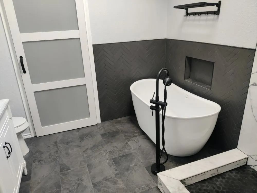 Slide of Kyzen Remodeling