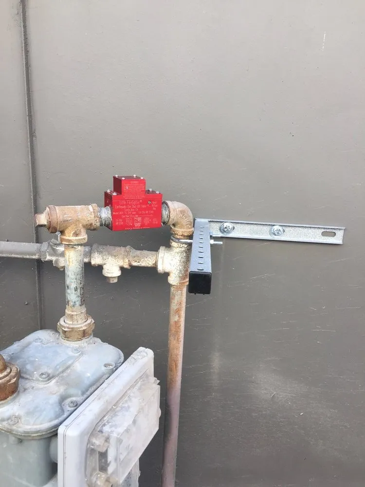 Slide of La Low Flush Toilets. Plumbing & Retrofitters