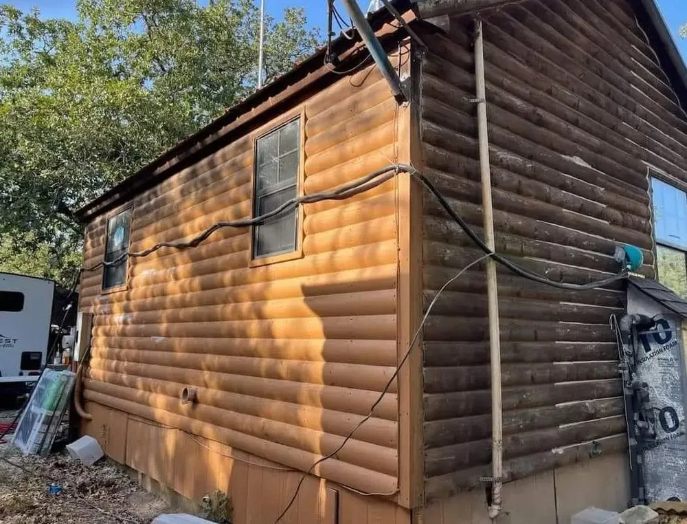 Slide of L&A Montoya´s Lawn Care and Remodeling Services