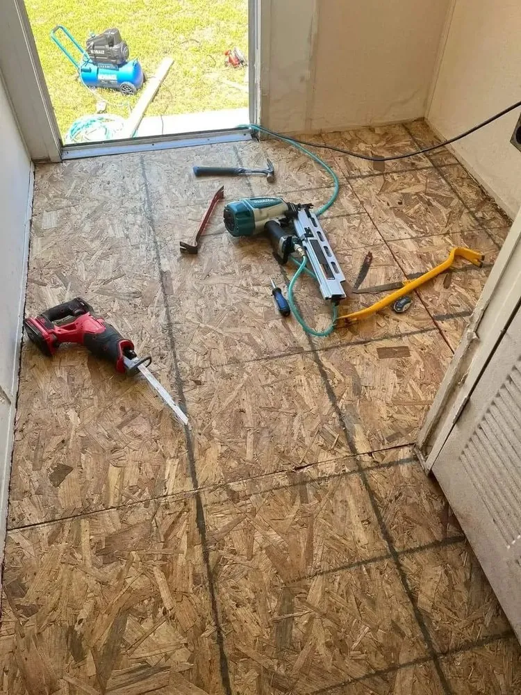 Slide of L&A Montoya´s Lawn Care and Remodeling Services