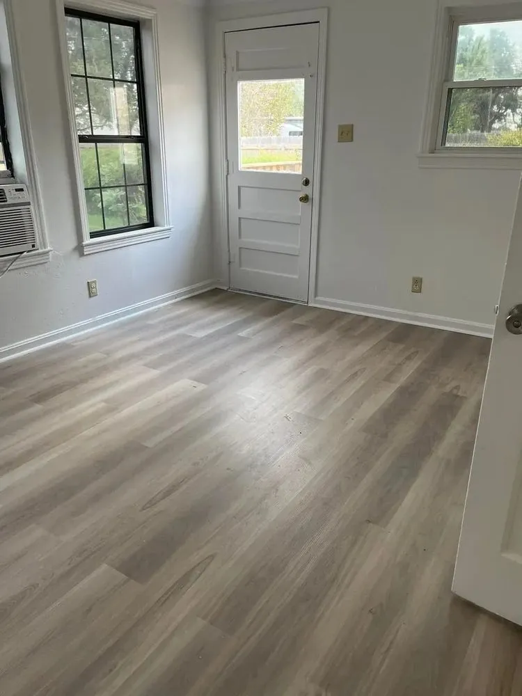 Slide of L&A Montoya´s Lawn Care and Remodeling Services