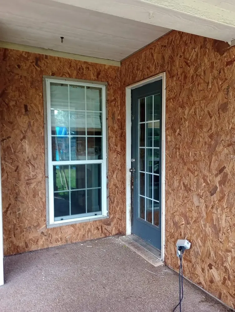 Slide of L&A Montoya´s Lawn Care and Remodeling Services