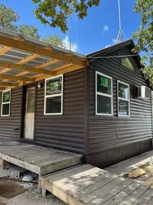 L&A Montoya´s Lawn Care and Remodeling Services Logo