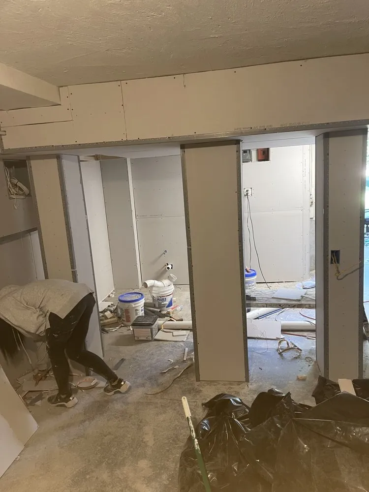 Slide of L&A Painting and Home Improvement