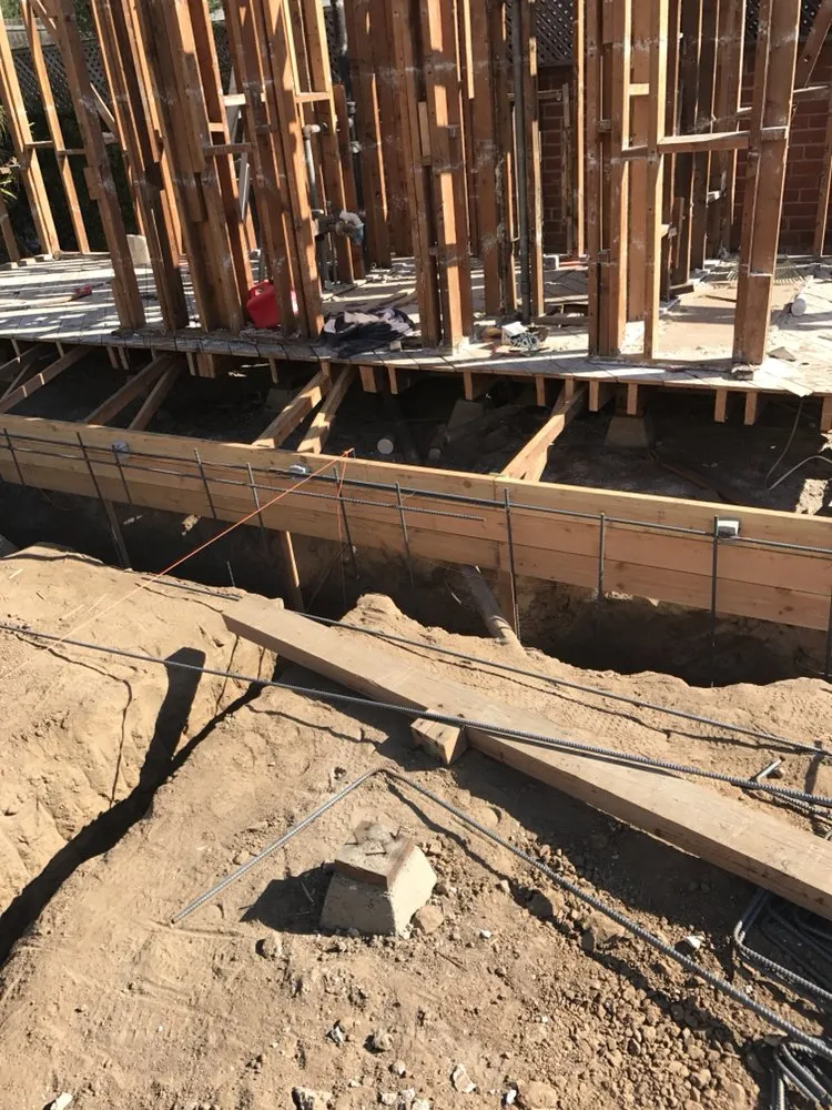 Slide of LA Plumbing and Builders