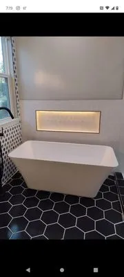 Lara Remodeling Logo