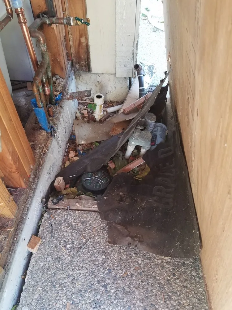 Slide of Larry's Handy Plumbing