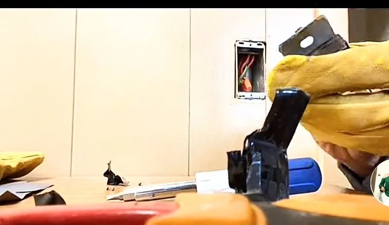 Slide of LAS MANOS QUE NECESITA TODA MUJER