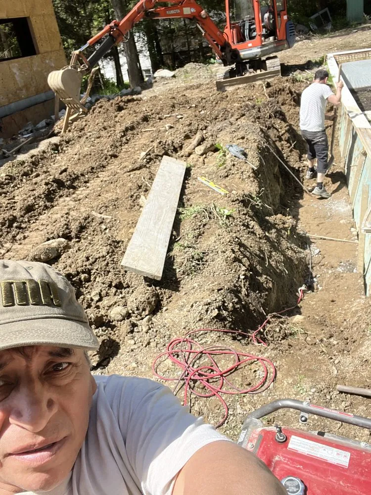 Slide of Lavariega Construccion