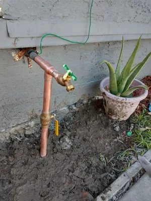 Lazcanos Plumbing Logo