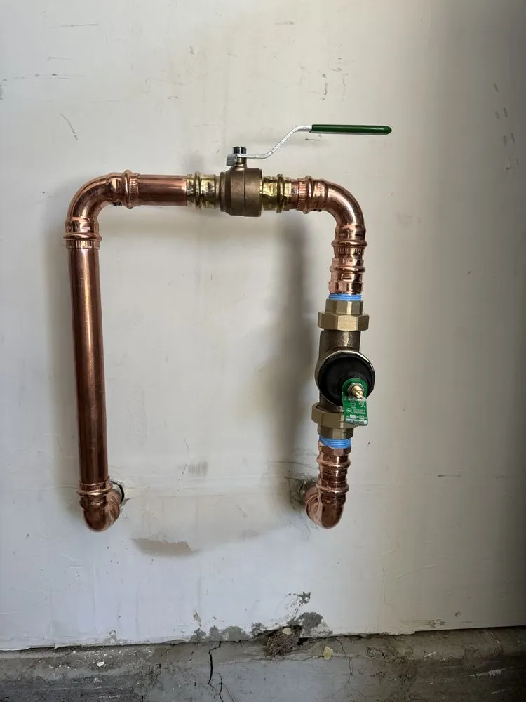 Slide of Leak Experts