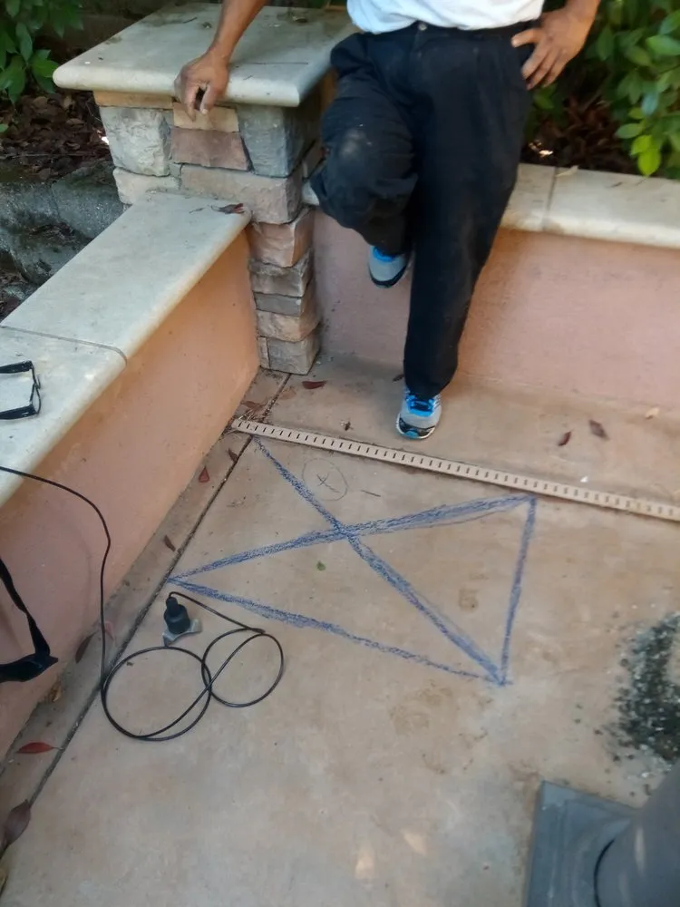 Professional water heater service experts serving Overland Park, KS - Leak Finders