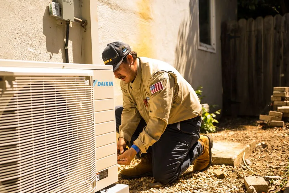 Slide of Lee’s Air, Plumbing, Heating & Roofing