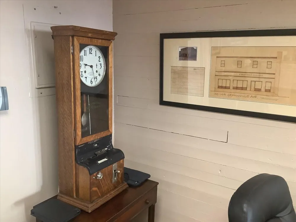 Slide of Lee's Heating & Cooling