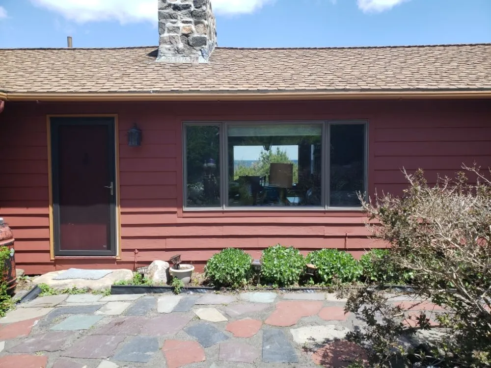 Slide of Lefty's Handyman Service