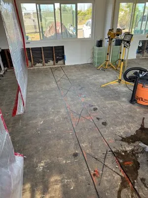 Legacy Building & Engineering Construction Logo