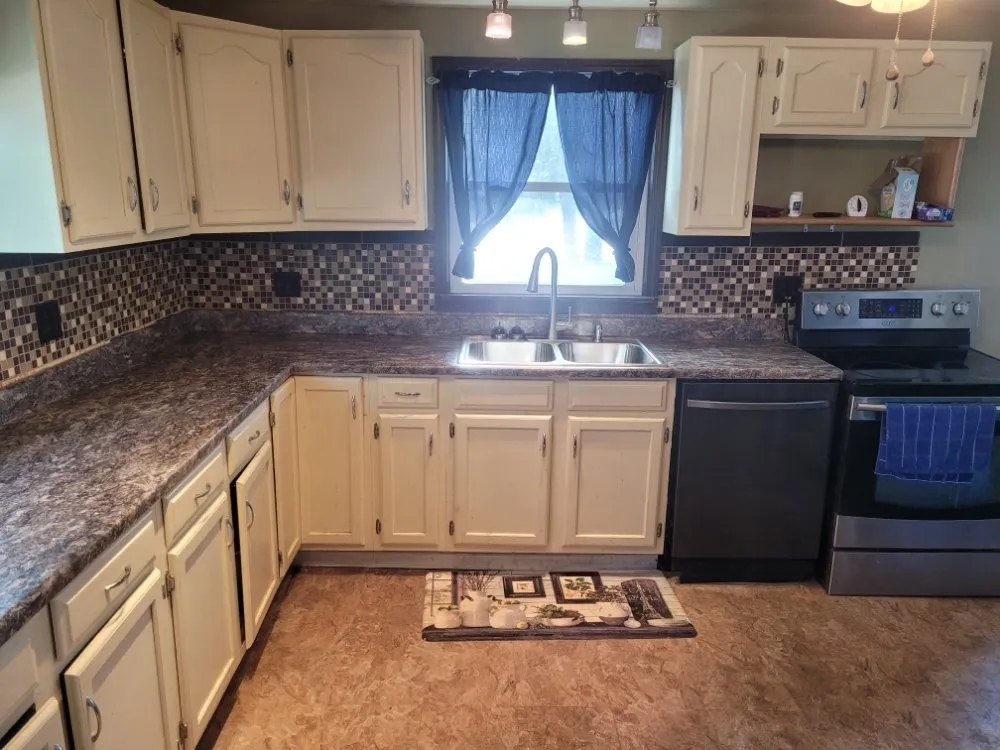 Slide of Leonard & sons Handyman Solutions