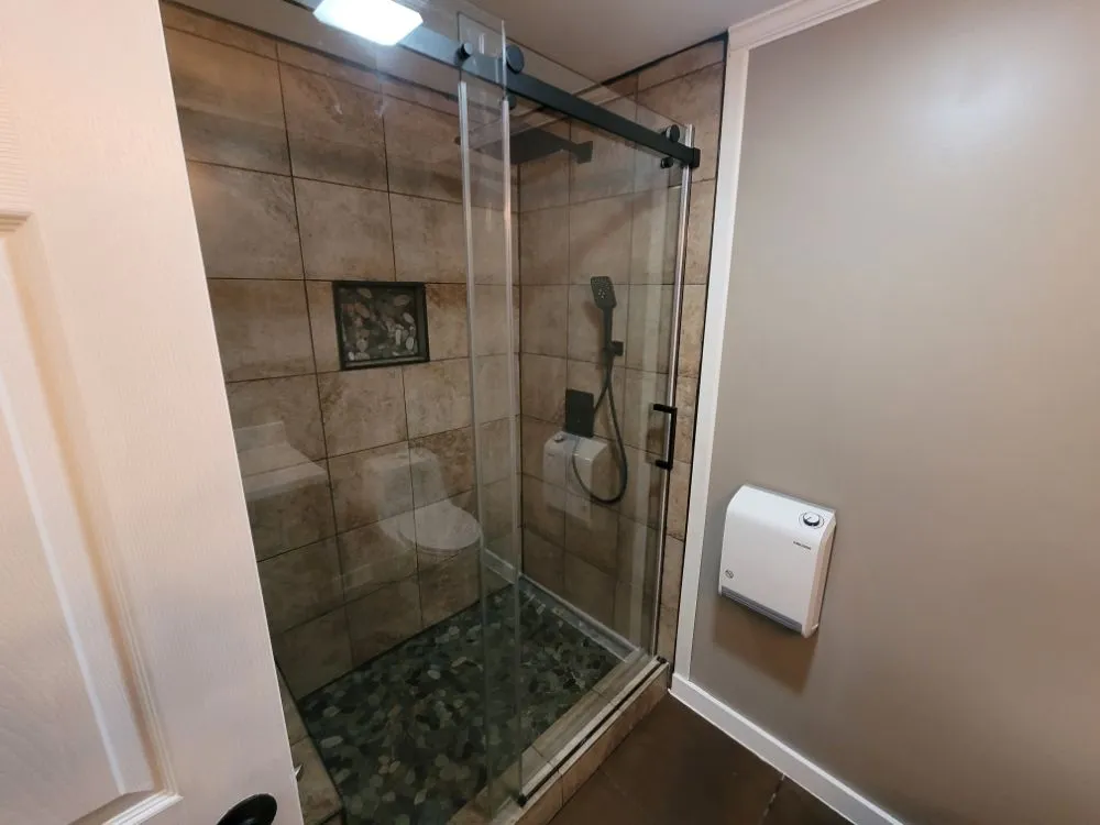 Slide of Leonard & sons Handyman Solutions