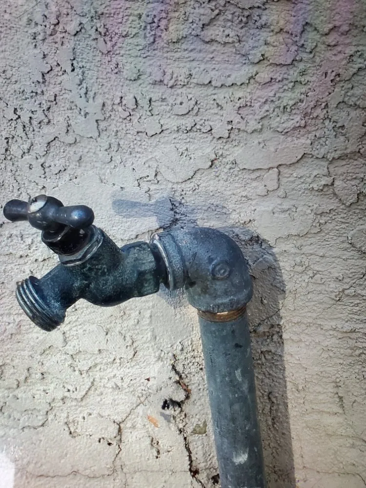 Slide of Leon's Rooter Plumbing