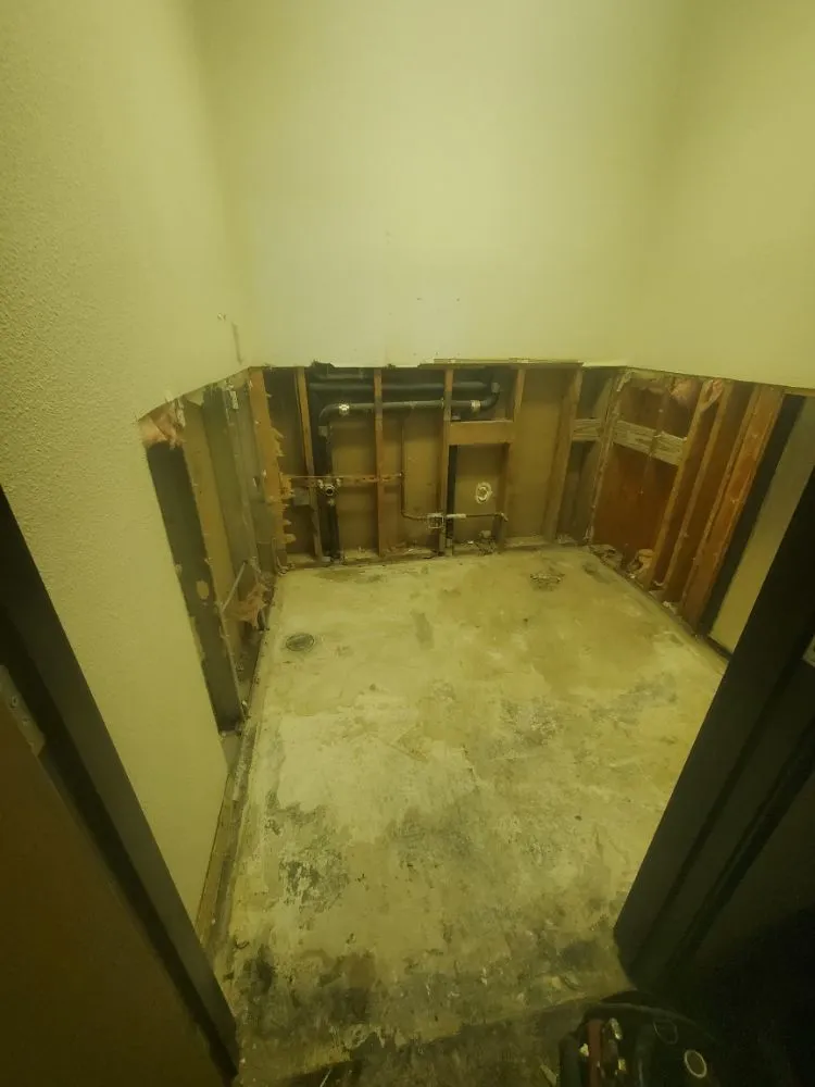 Slide of Leon's Rooter Plumbing