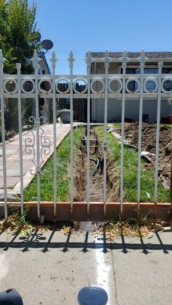 Slide of Leon's Rooter Plumbing