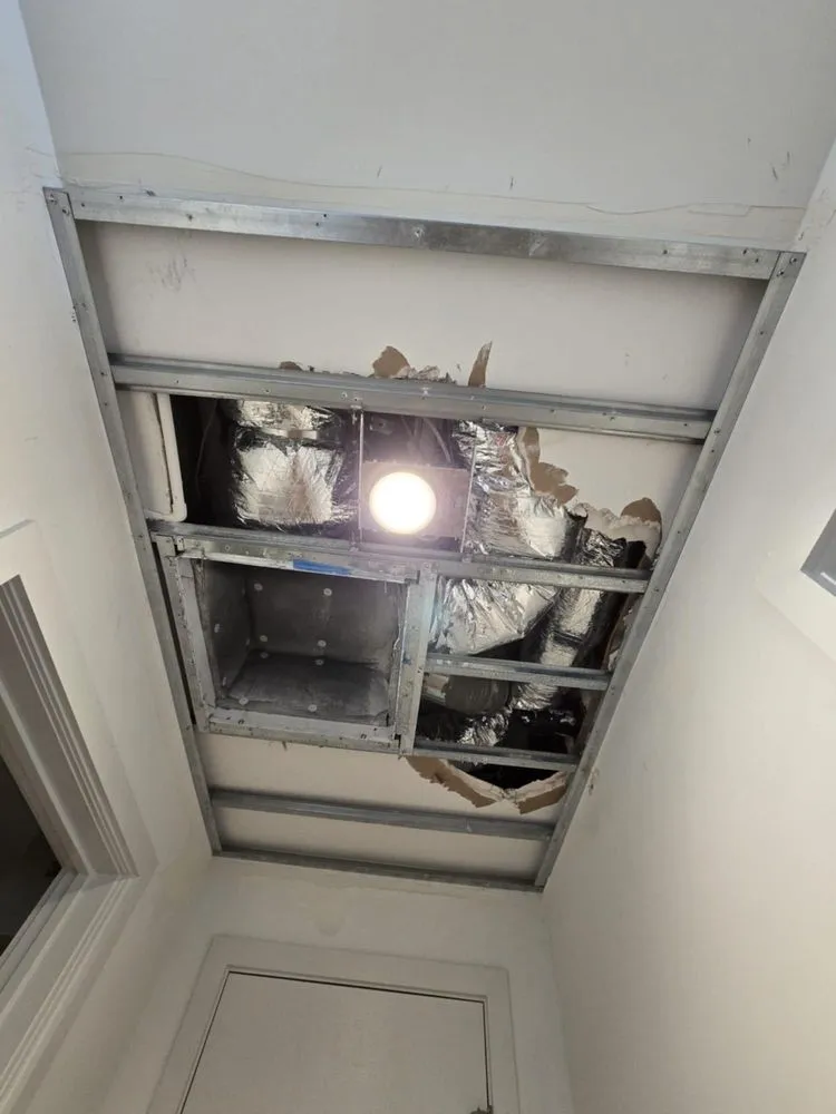 Slide of Leos Painting and Cleaning Services