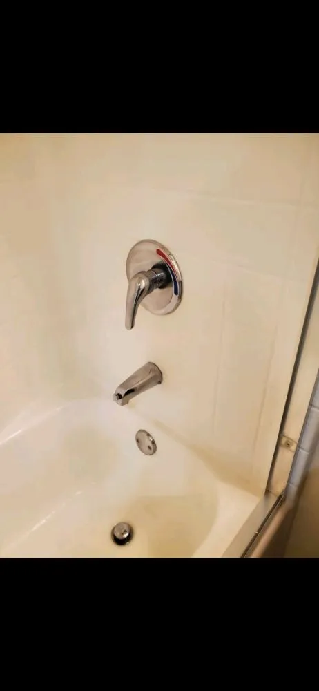 Affordable emergency plumbing for homes in Los Angeles, CA by Leos Painting and Cleaning Services