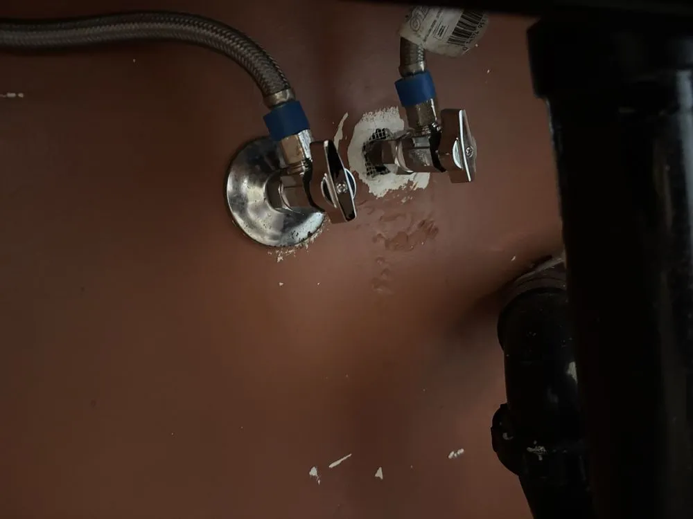 Slide of Leos Painting and Cleaning Services