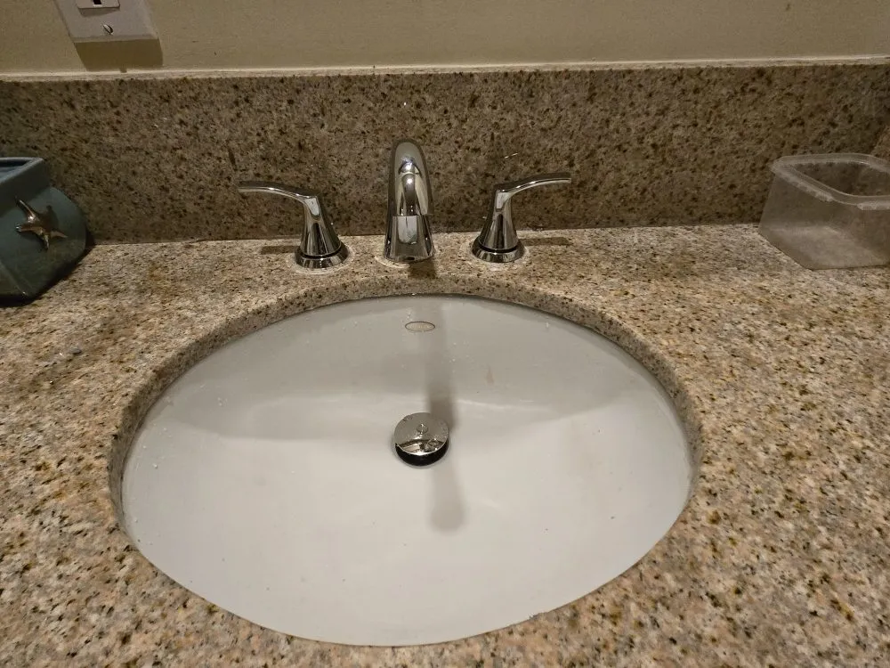 Emergency leak detection service in Los Angeles, CA - Leos Painting and Cleaning Services