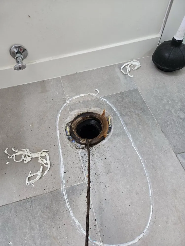 Slide of Leos Painting and Cleaning Services