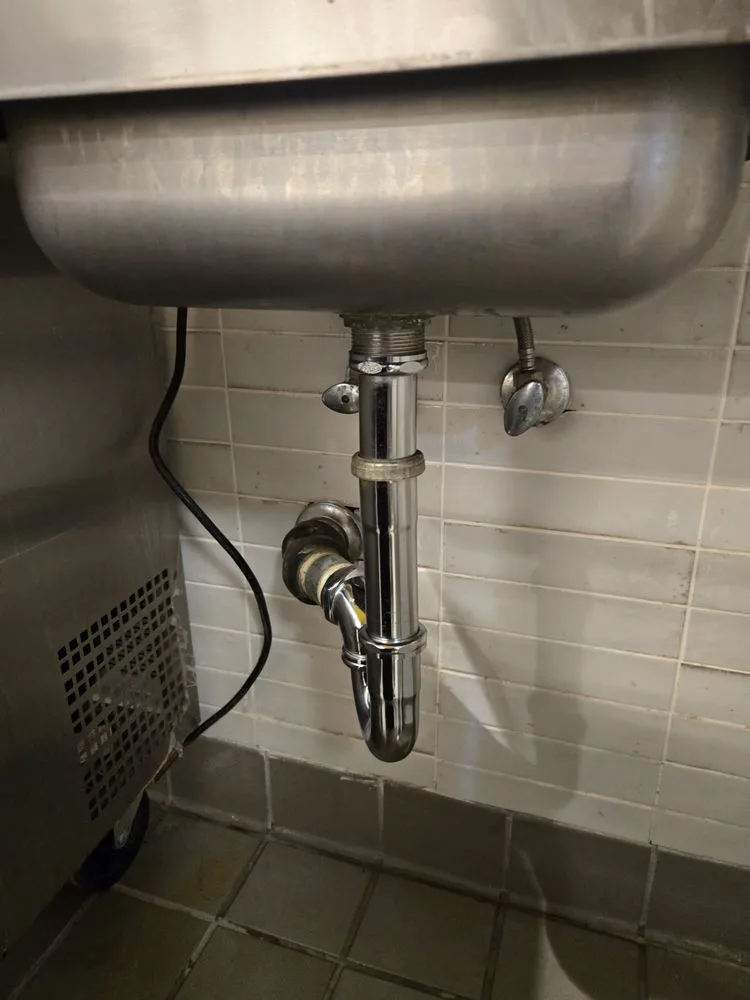 Slide of Leos Painting and Cleaning Services