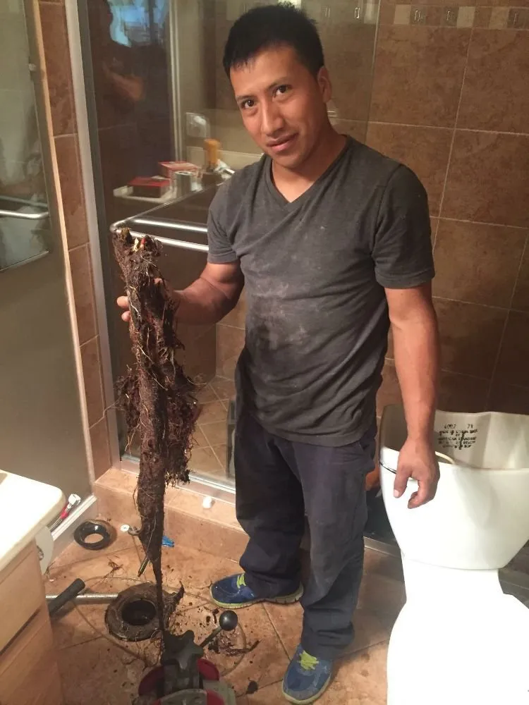 Slide of Leo's Plumbing Repair