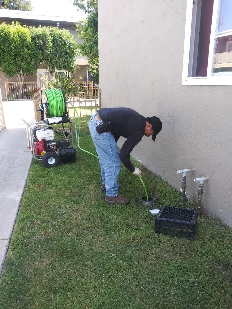 Slide of Leo's Plumbing Repair